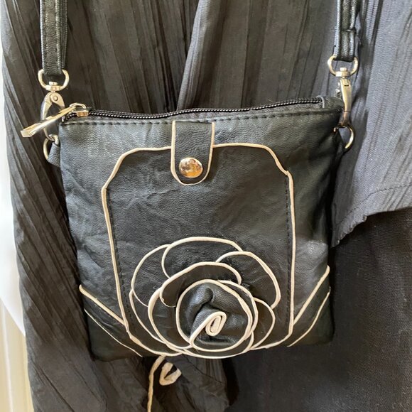 Black Leather Shoulder Bag /Cross-Body Bag With a Large Flower design - Picture 1 of 9